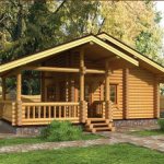 На фото - отступ бани от забора должен составлять 2.5 метра