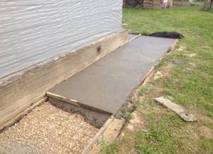 заливка бетоном отмостки вокруг дома